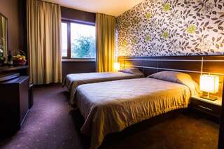Отель Hemus Hotel - Vratza Vratsa Стандартный двухместный номер с 2 отдельными кроватями-3