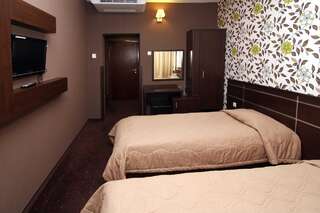 Отель Hemus Hotel - Vratza Vratsa Двухместный номер с 2 отдельными кроватями-3