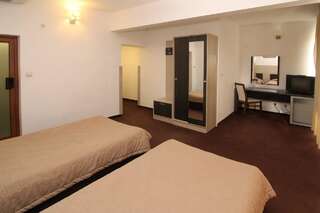 Отель Hemus Hotel - Vratza Vratsa Двухместный номер с 2 отдельными кроватями-6